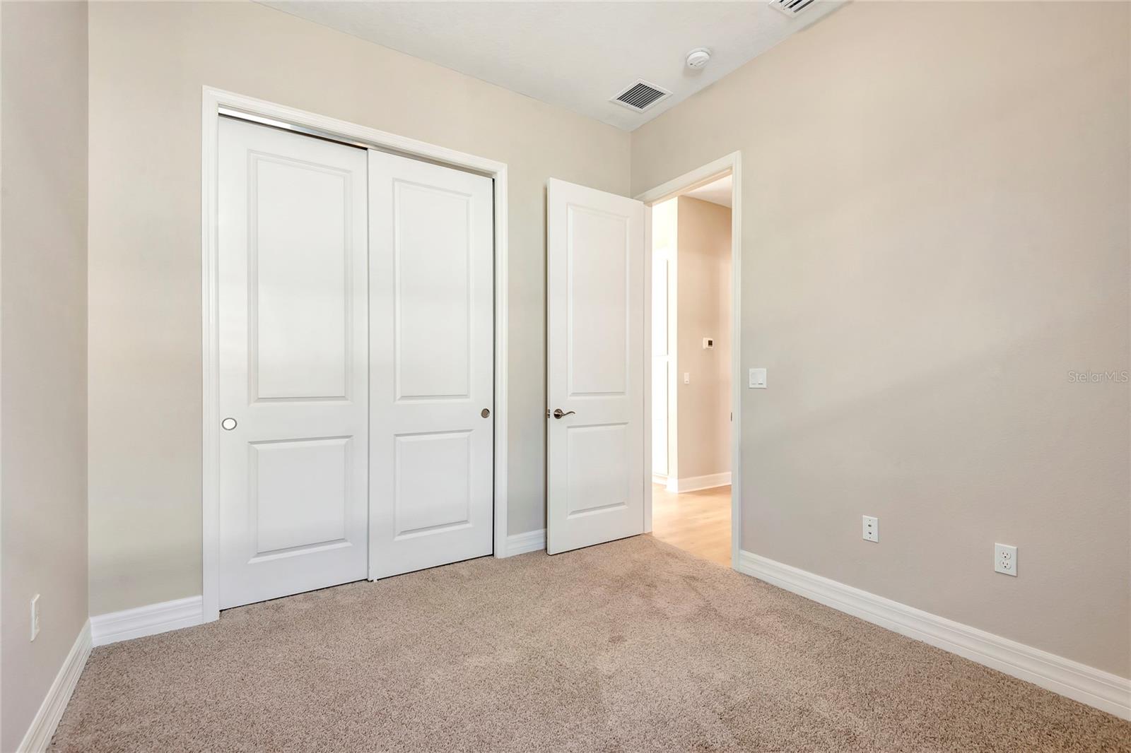 Image 27 of 30 For 889 Megano Boulevard