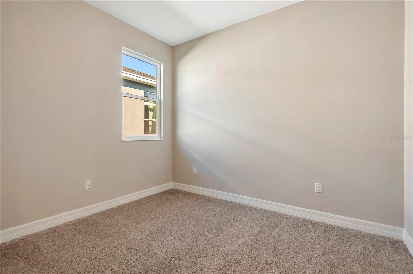 Image 28 of 30 For 889 Megano Boulevard