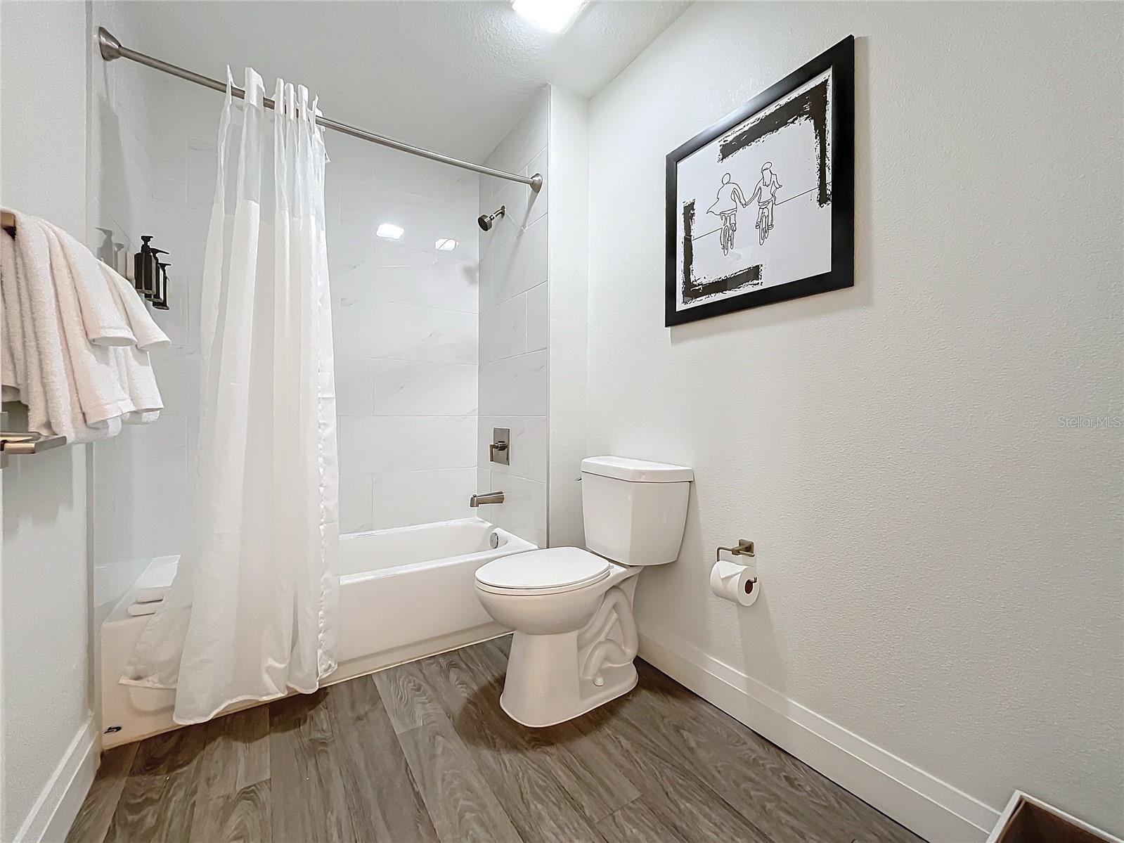 Image 22 of 29 For 14501 Grove Resort Avenue 3733