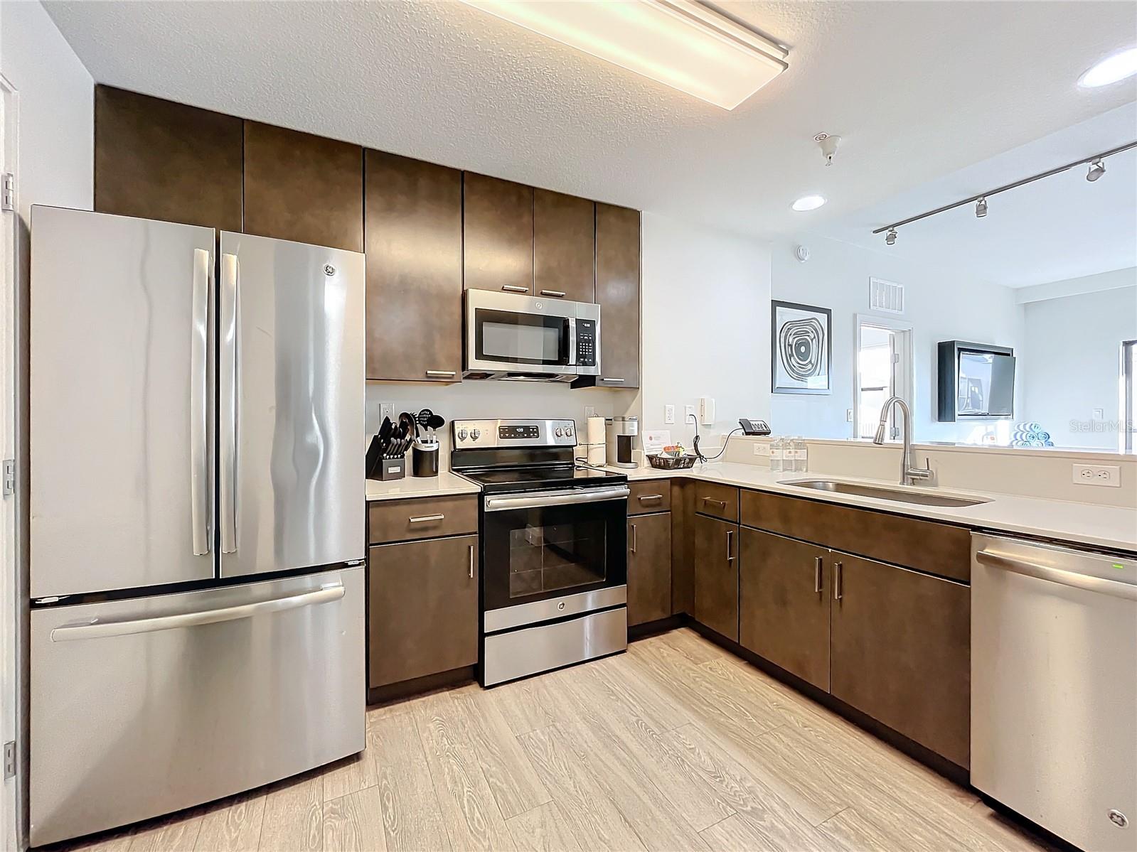 Image 6 of 29 For 14501 Grove Resort Avenue 3733