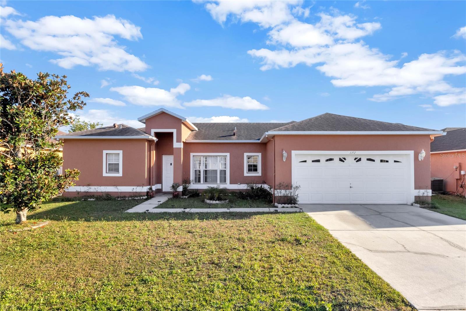 Details for 372 Aylesbury Court, KISSIMMEE, FL 34758