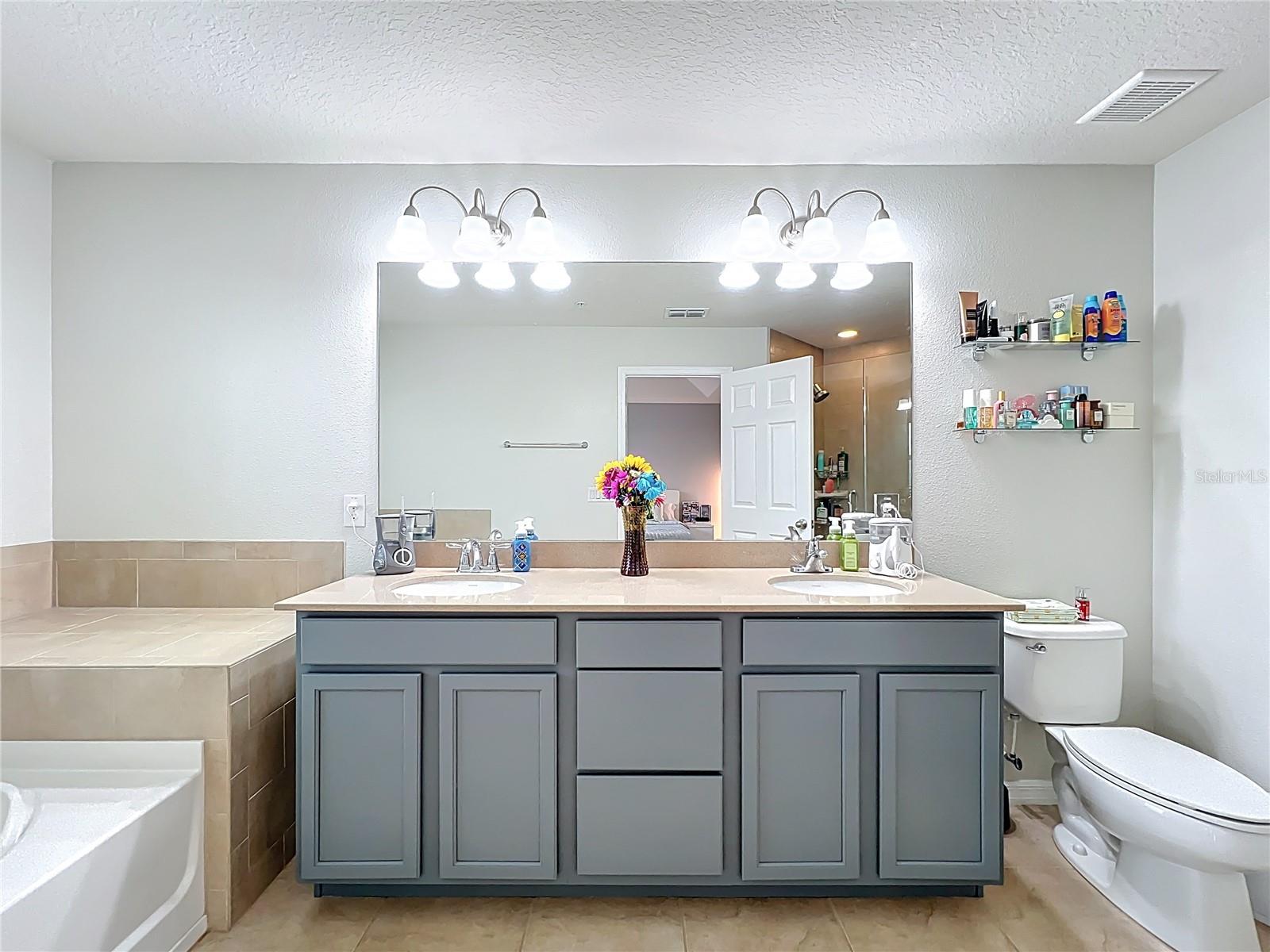 Image 41 of 53 For 9575 Silver Buttonwood Street
