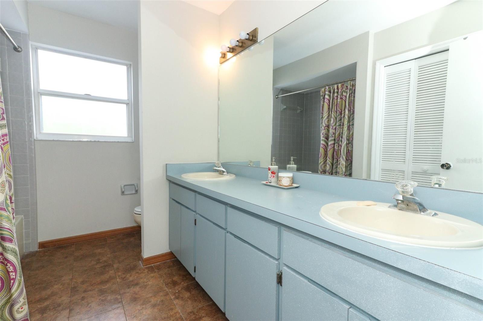 Image 40 of 76 For 5136 Stratemeyer Drive