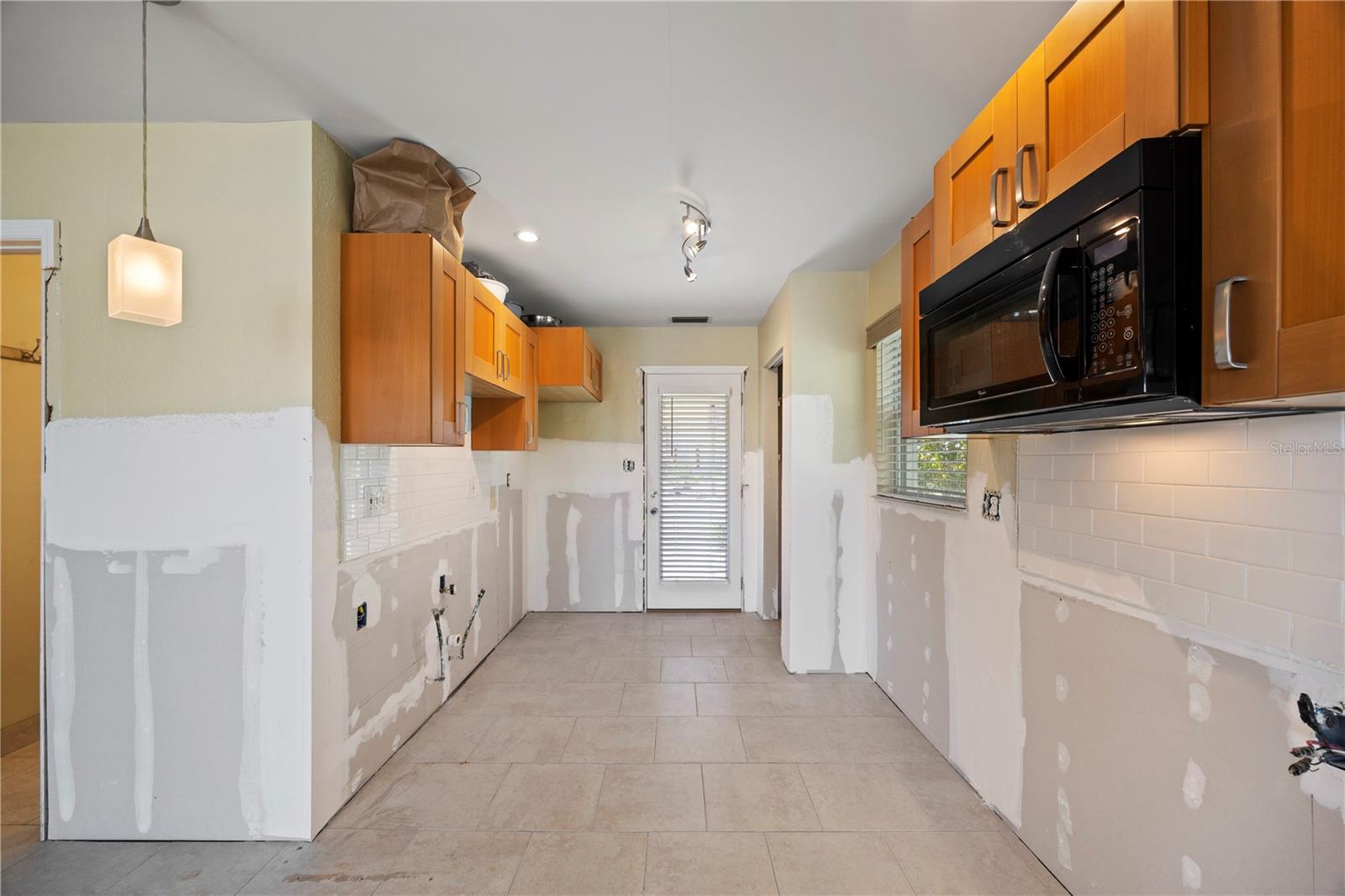 Image 18 of 26 For 318 182nd Avenue E