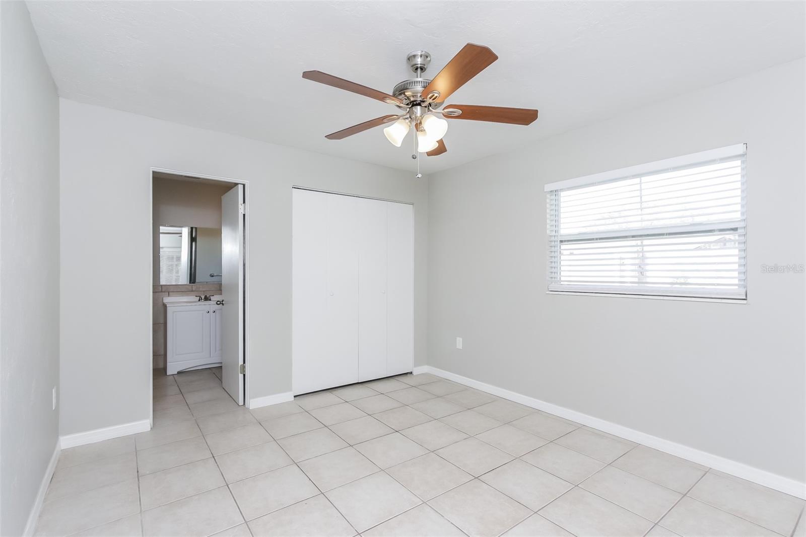 Image 10 of 16 For 5427 Knollwood Place