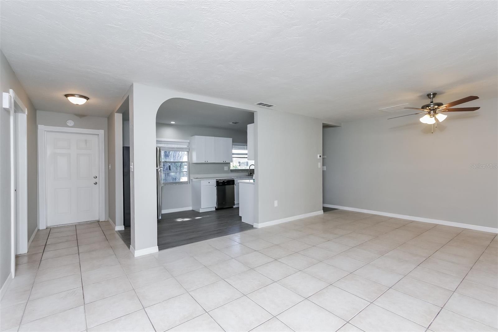 Image 4 of 16 For 5427 Knollwood Place