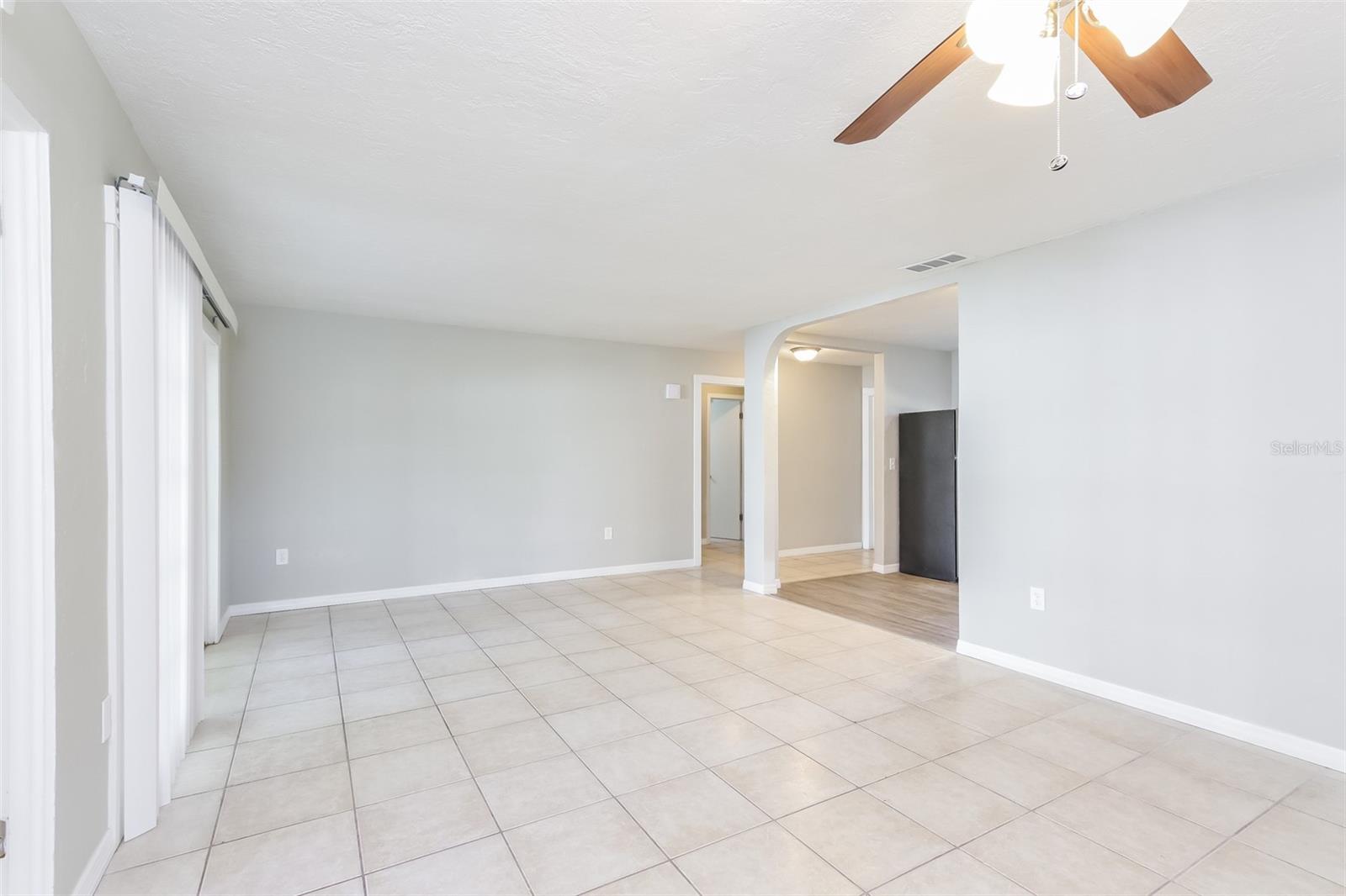 Image 5 of 16 For 5427 Knollwood Place