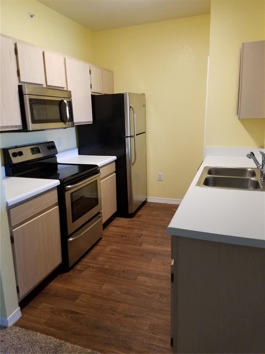 Image 8 of 8 For 5455 Vineland Road 3303