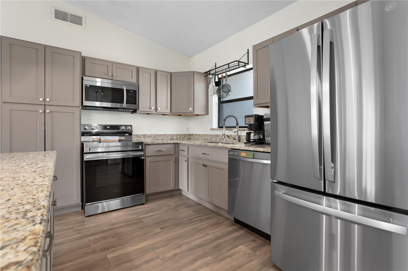 Image 10 of 47 For 2531 Ludlow Street