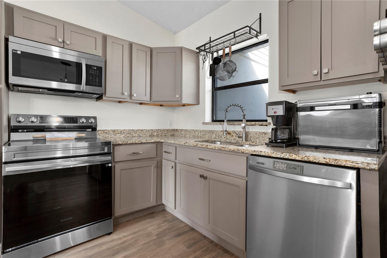 Image 11 of 47 For 2531 Ludlow Street