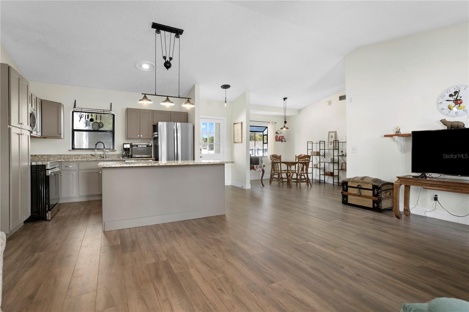 Image 15 of 47 For 2531 Ludlow Street