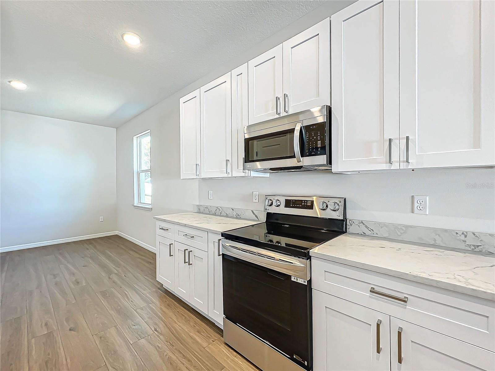 Image 13 of 53 For 1112 Line Street