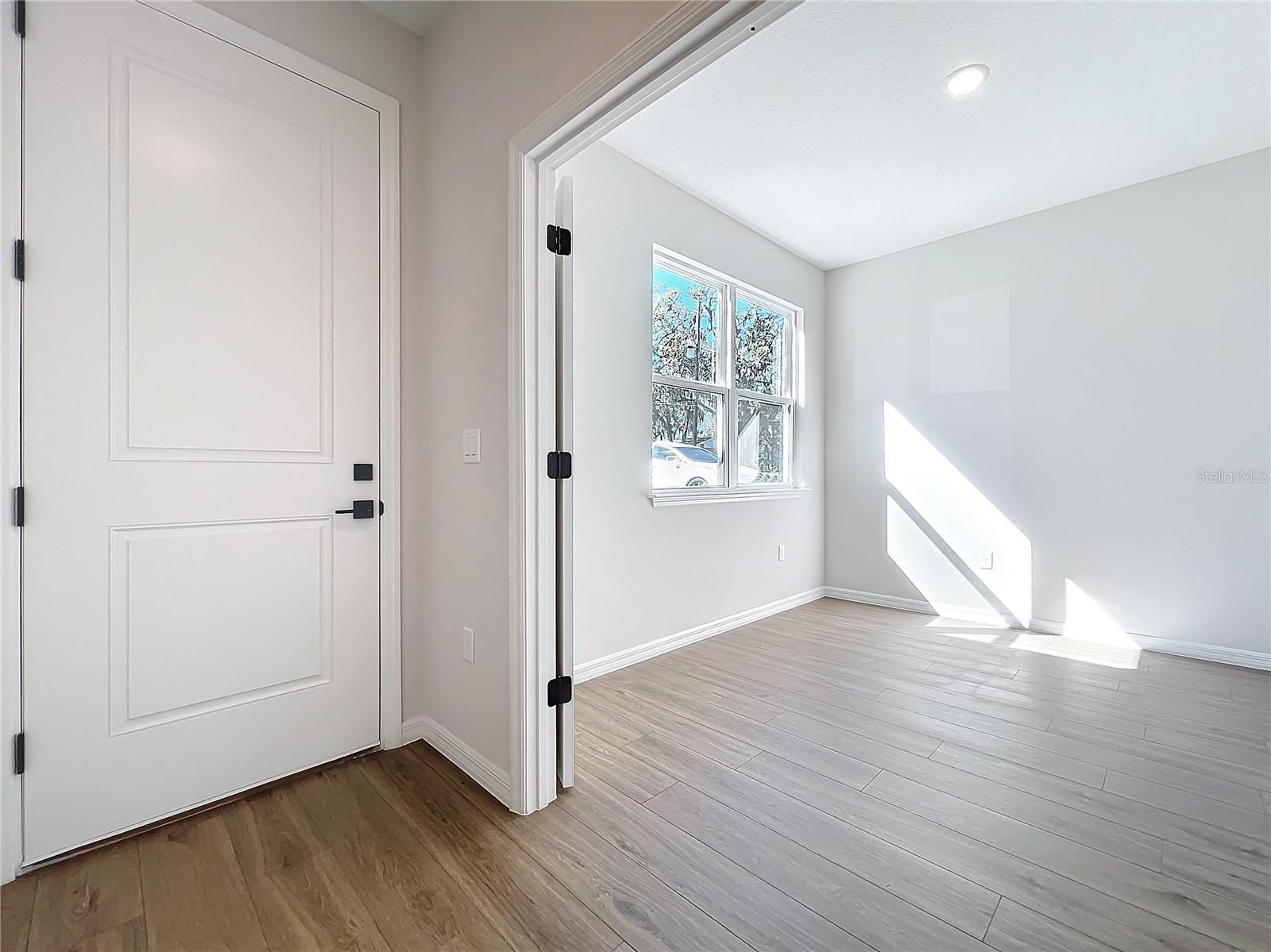Image 4 of 53 For 1112 Line Street