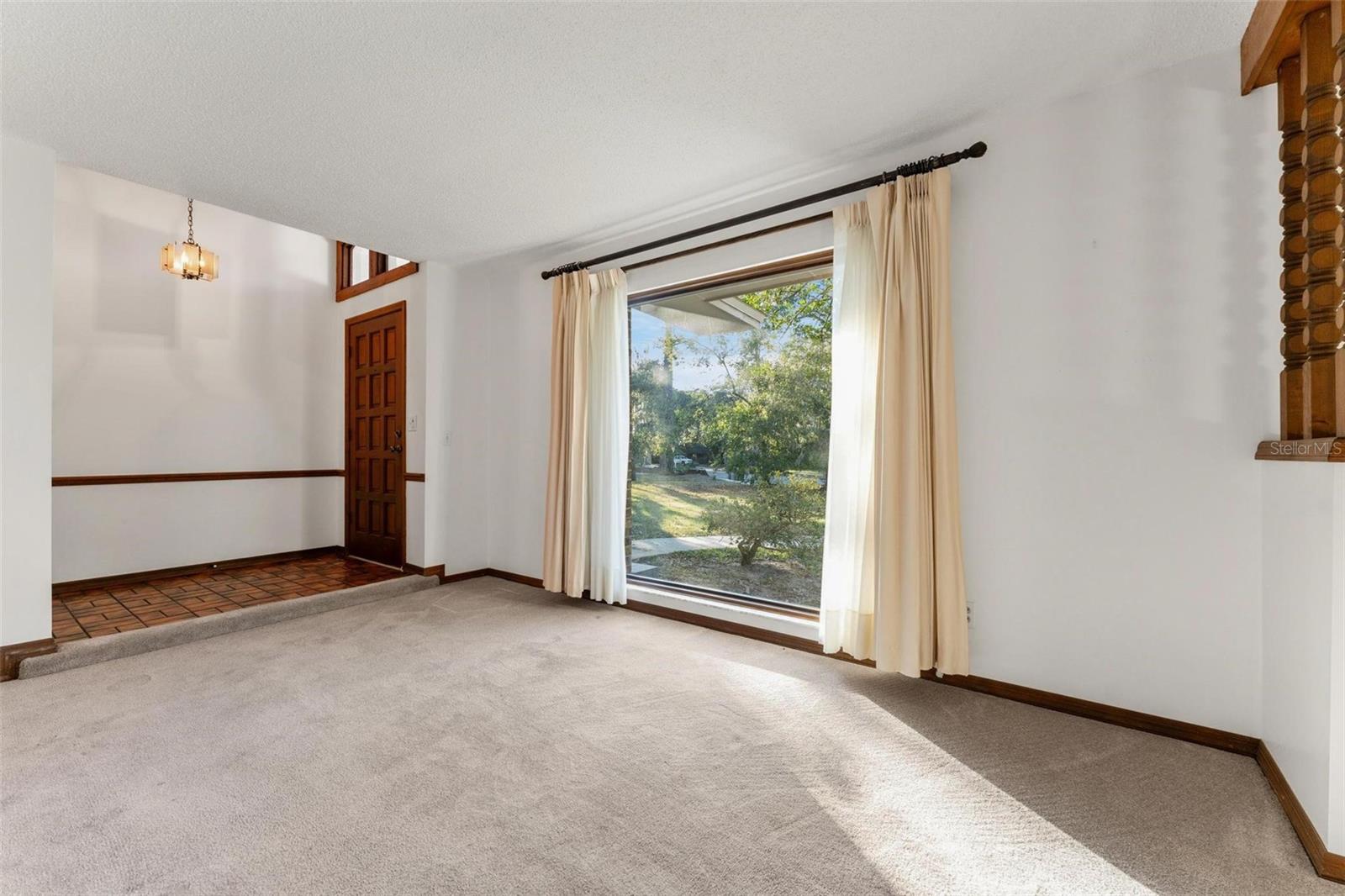 Image 11 of 61 For 109 Crestwood Drive
