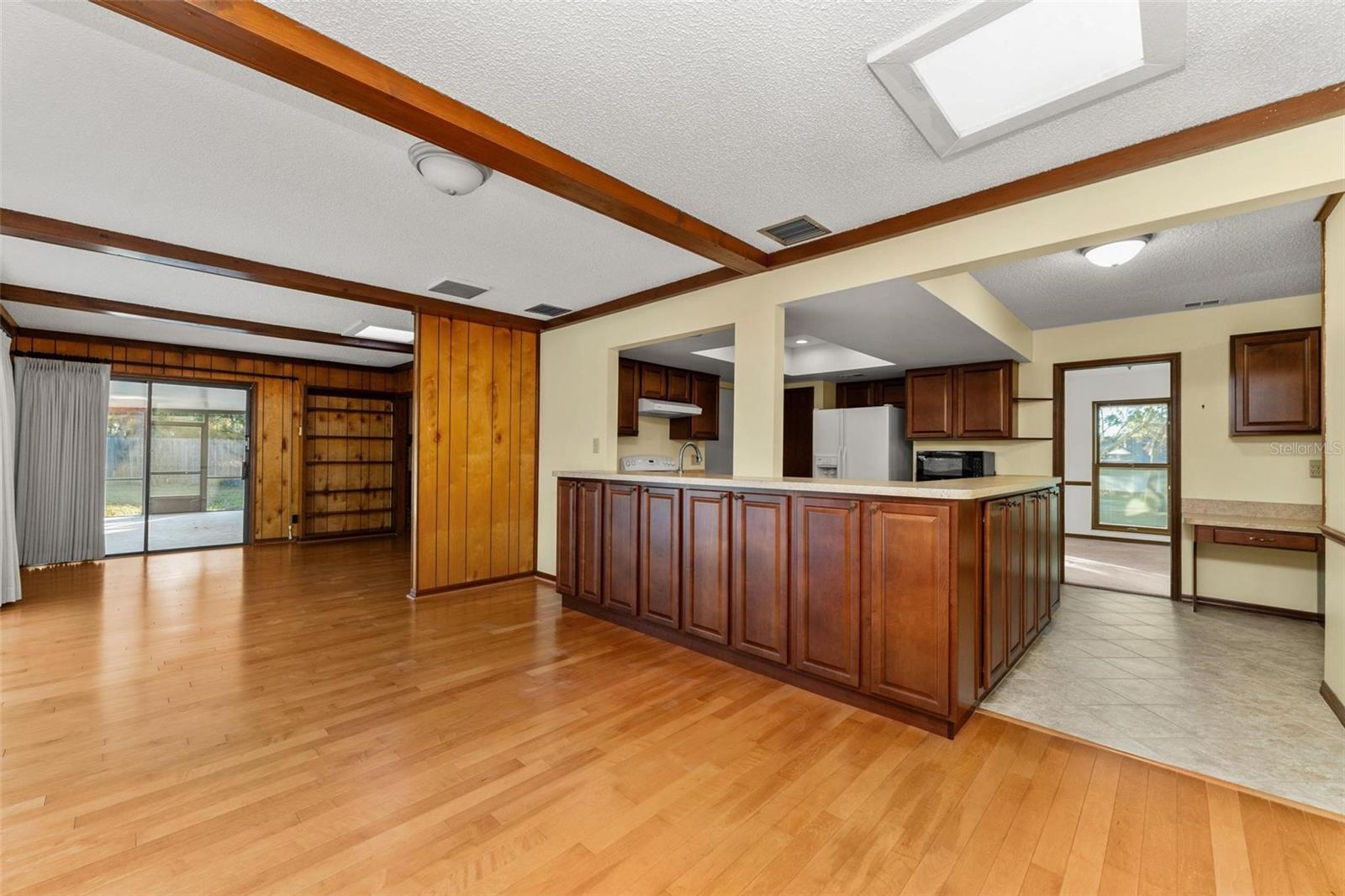 Image 17 of 61 For 109 Crestwood Drive