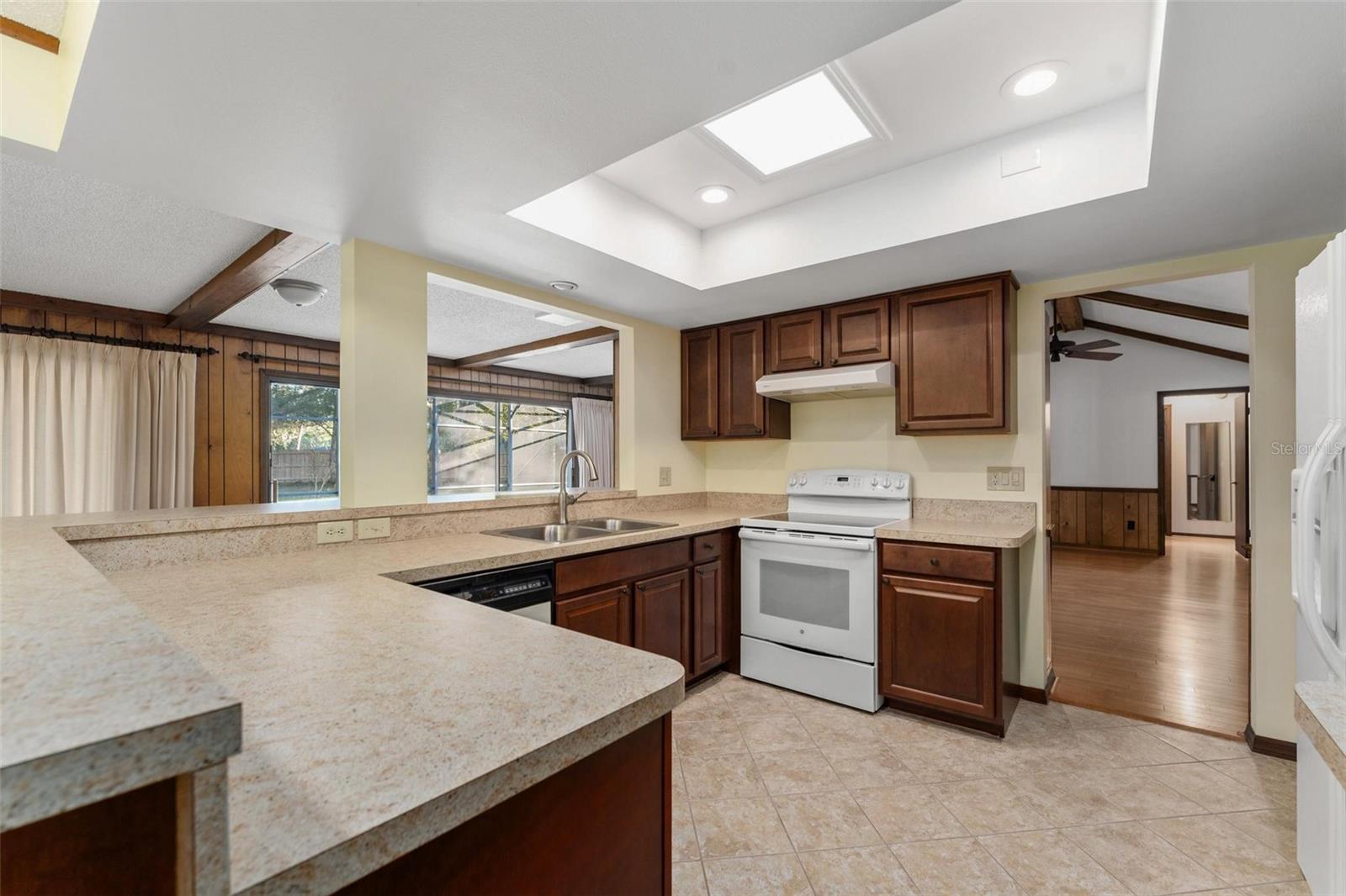 Image 20 of 61 For 109 Crestwood Drive