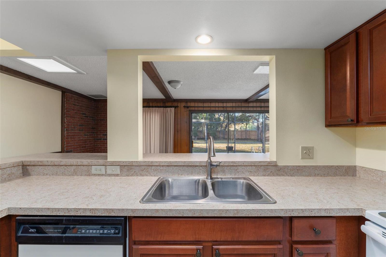 Image 21 of 61 For 109 Crestwood Drive