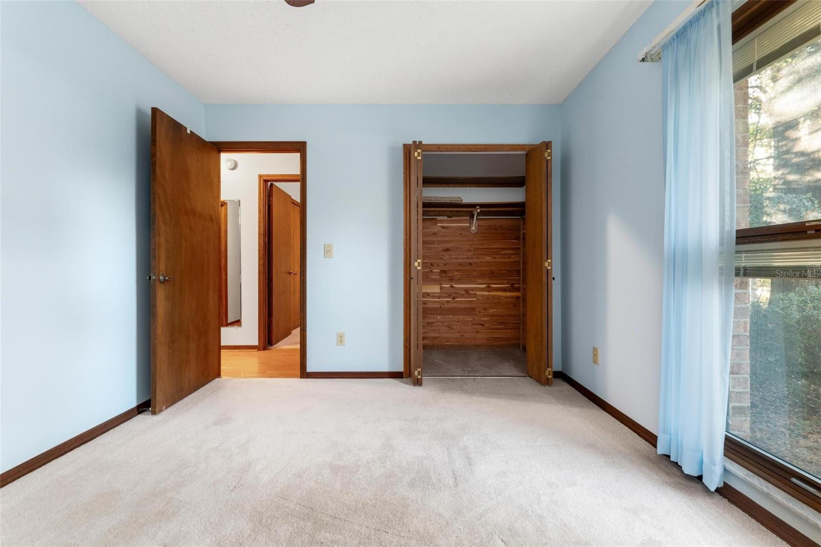Image 31 of 61 For 109 Crestwood Drive