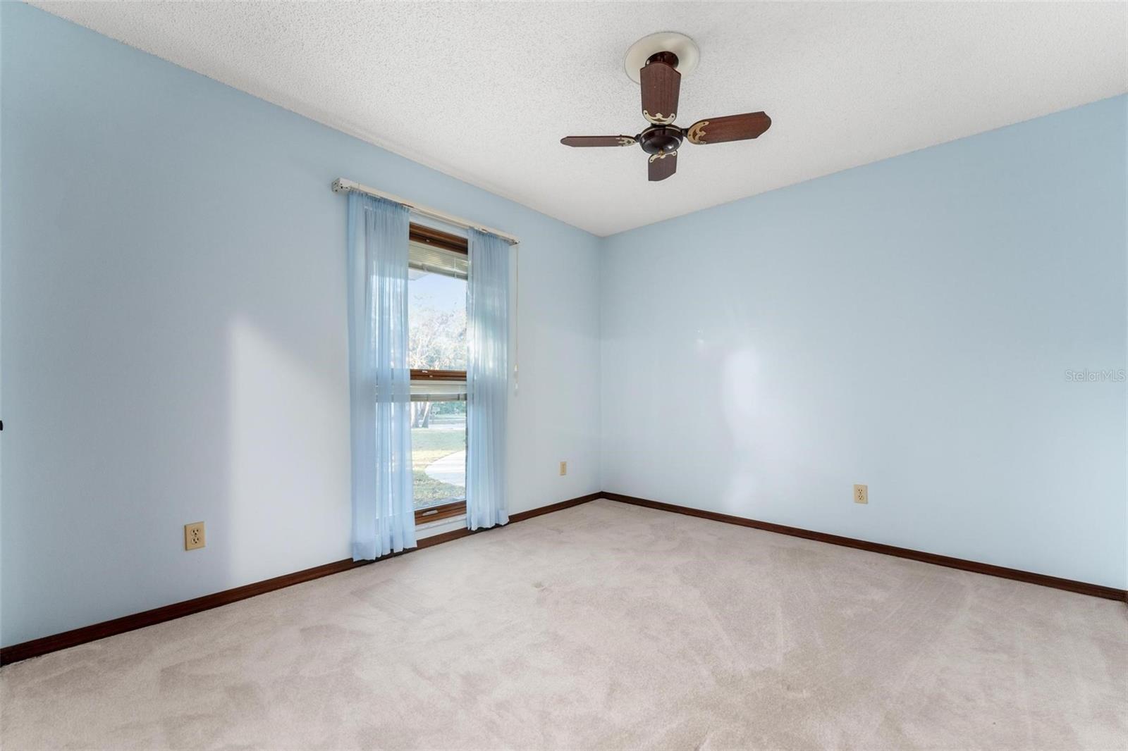 Image 32 of 61 For 109 Crestwood Drive