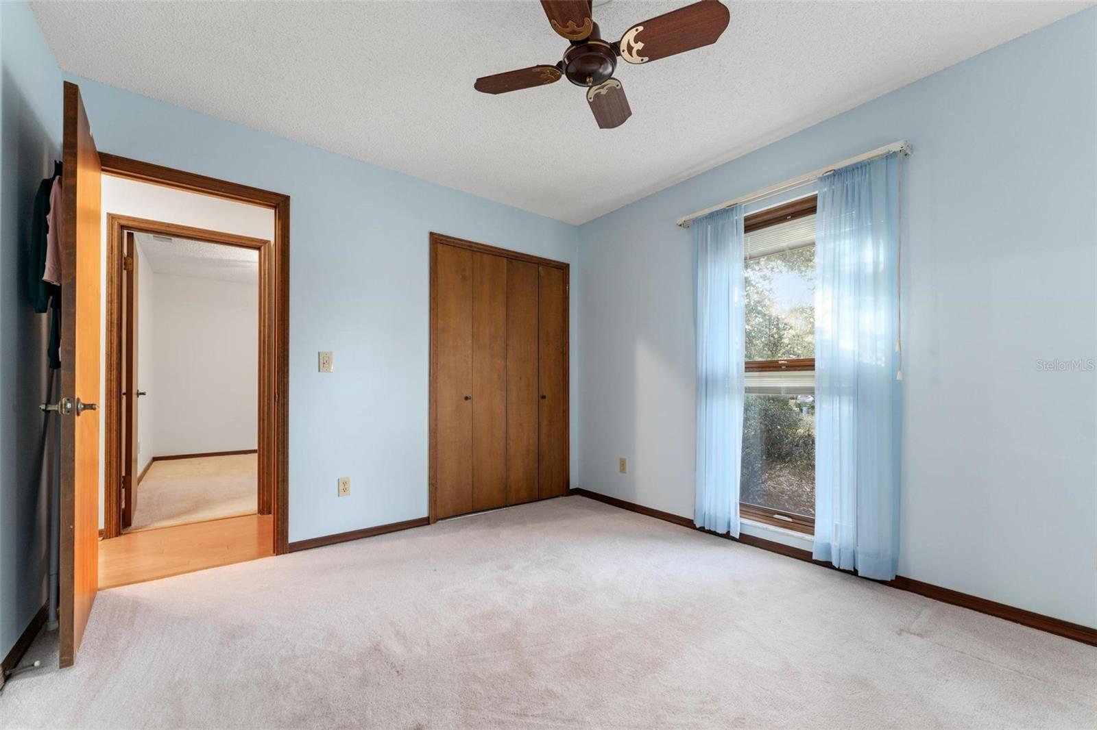 Image 33 of 61 For 109 Crestwood Drive