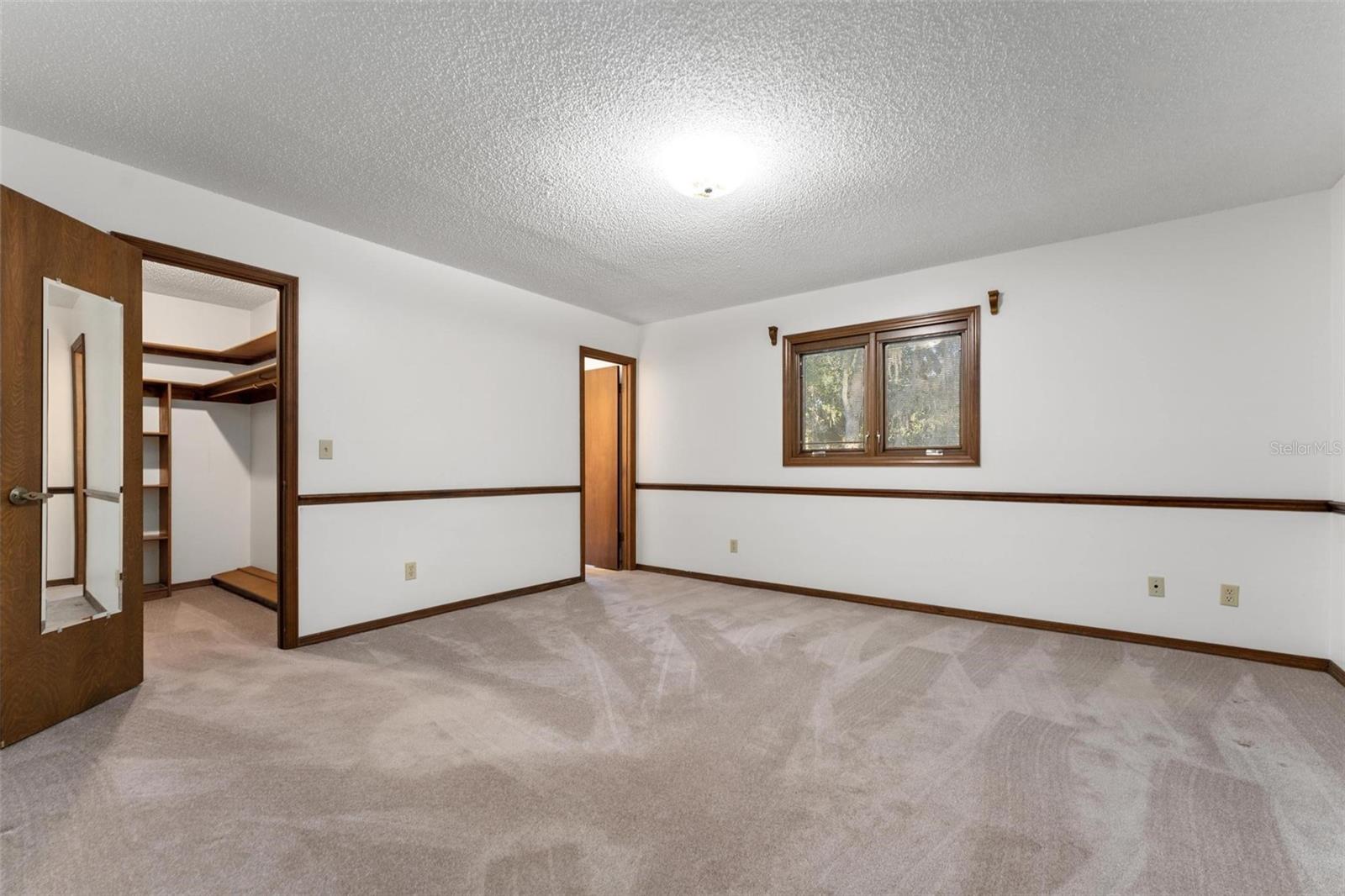 Image 39 of 61 For 109 Crestwood Drive