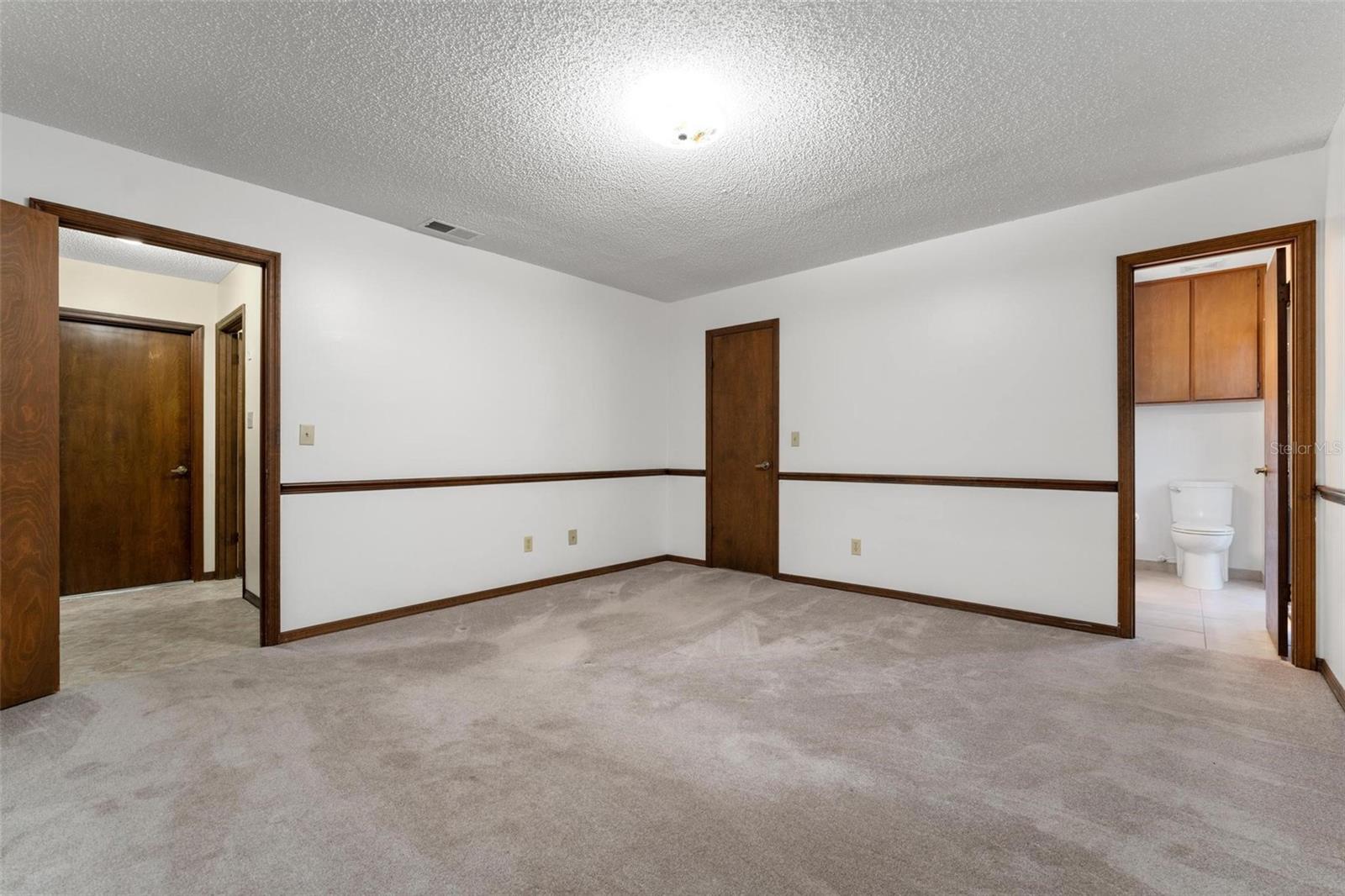 Image 40 of 61 For 109 Crestwood Drive