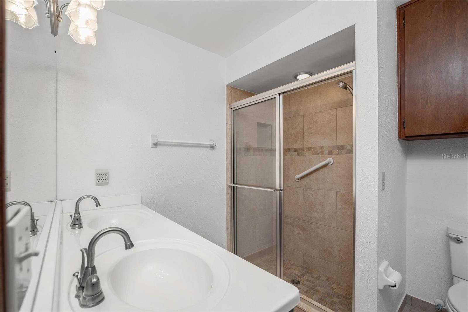Image 42 of 61 For 109 Crestwood Drive