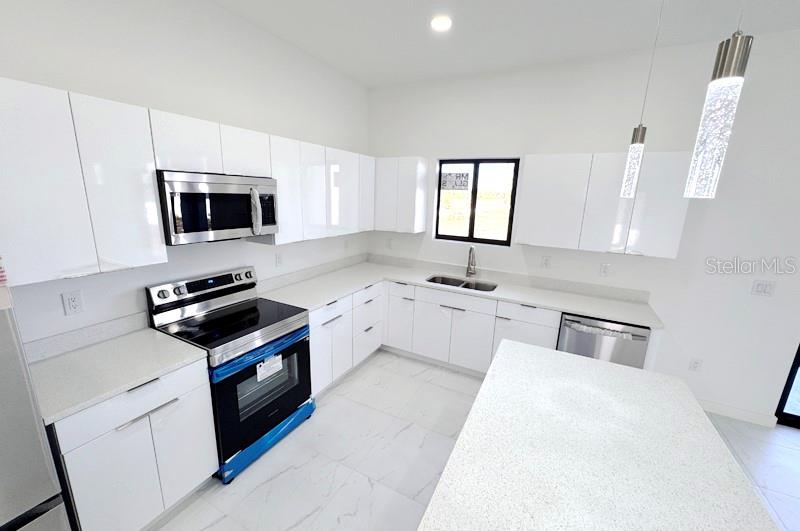 Image 13 of 29 For 3927 40th Terrace