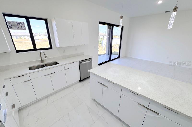 Image 14 of 29 For 3927 40th Terrace