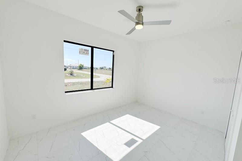 Image 22 of 29 For 3927 40th Terrace
