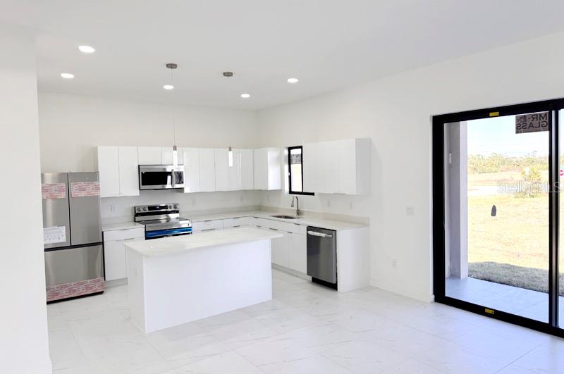 Image 6 of 29 For 3927 40th Terrace