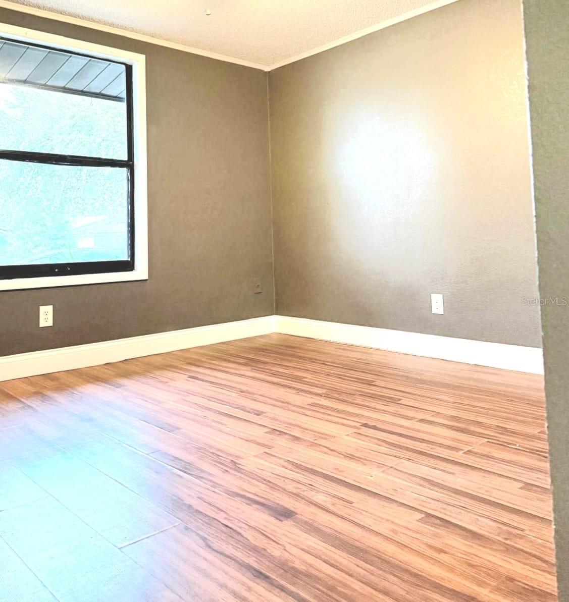 Image 11 of 21 For 722 Eagle Avenue