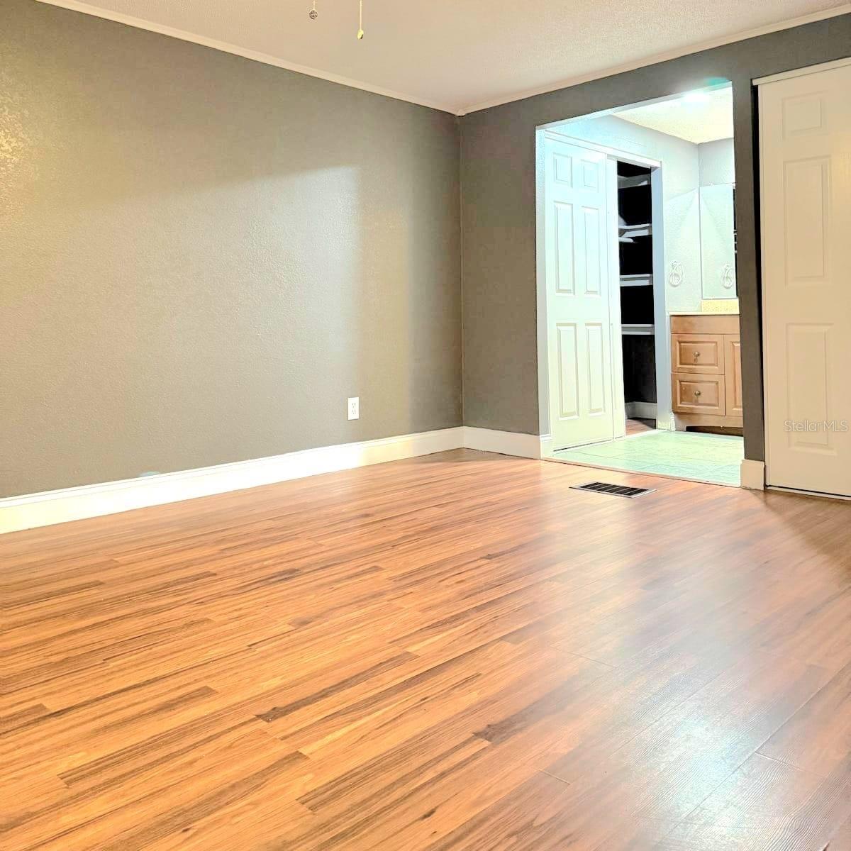 Image 12 of 21 For 722 Eagle Avenue
