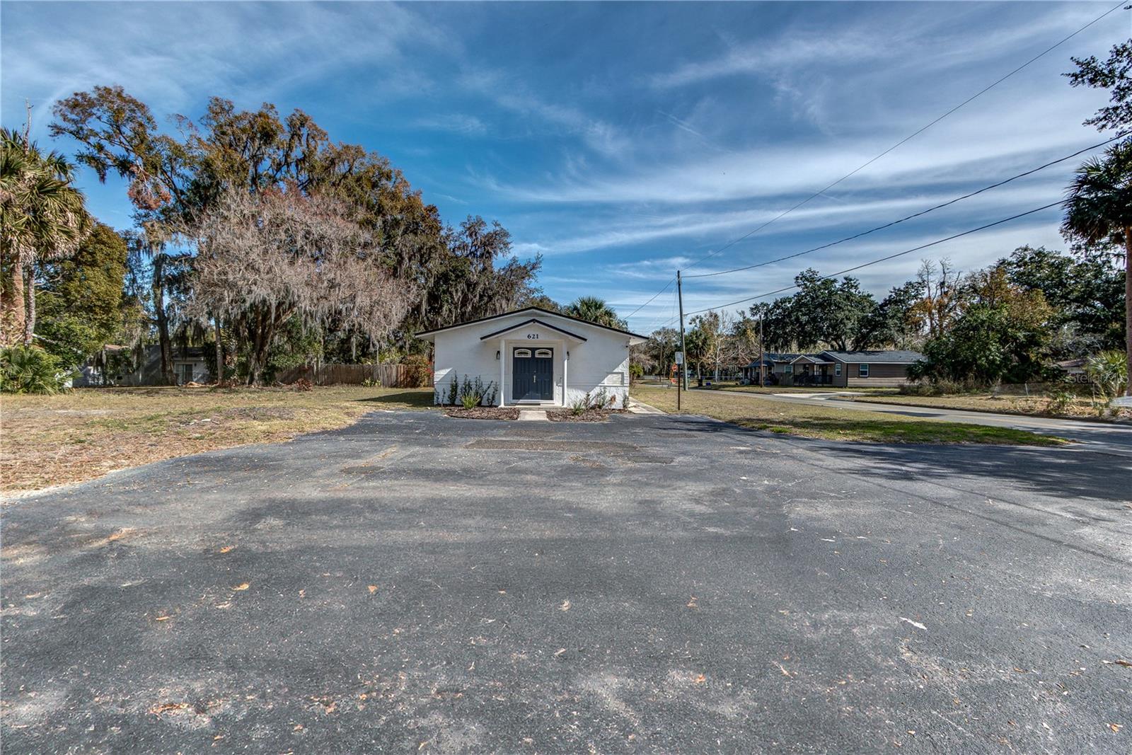 Image 16 of 20 For 621 Locust Avenue