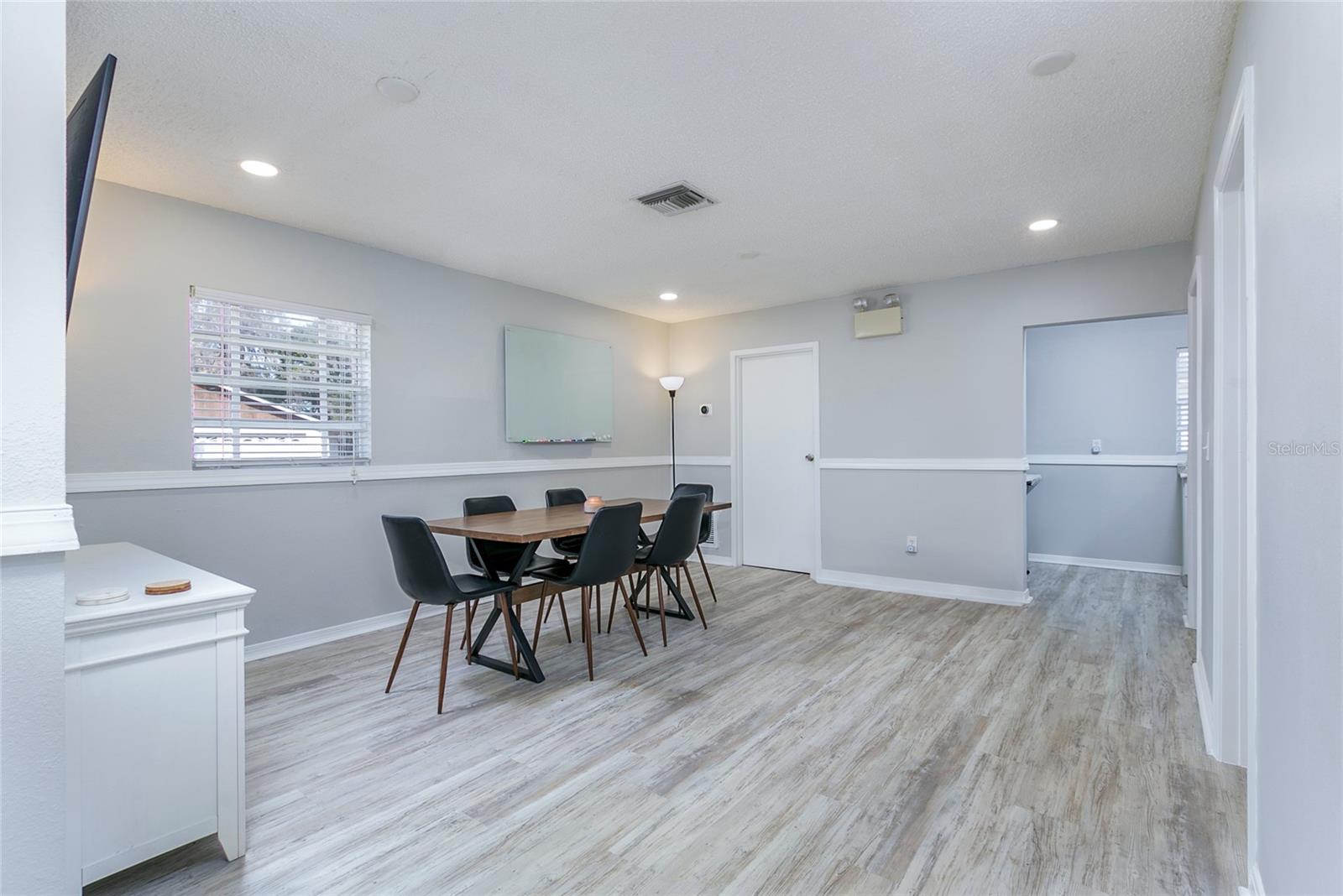 Image 4 of 20 For 621 Locust Avenue
