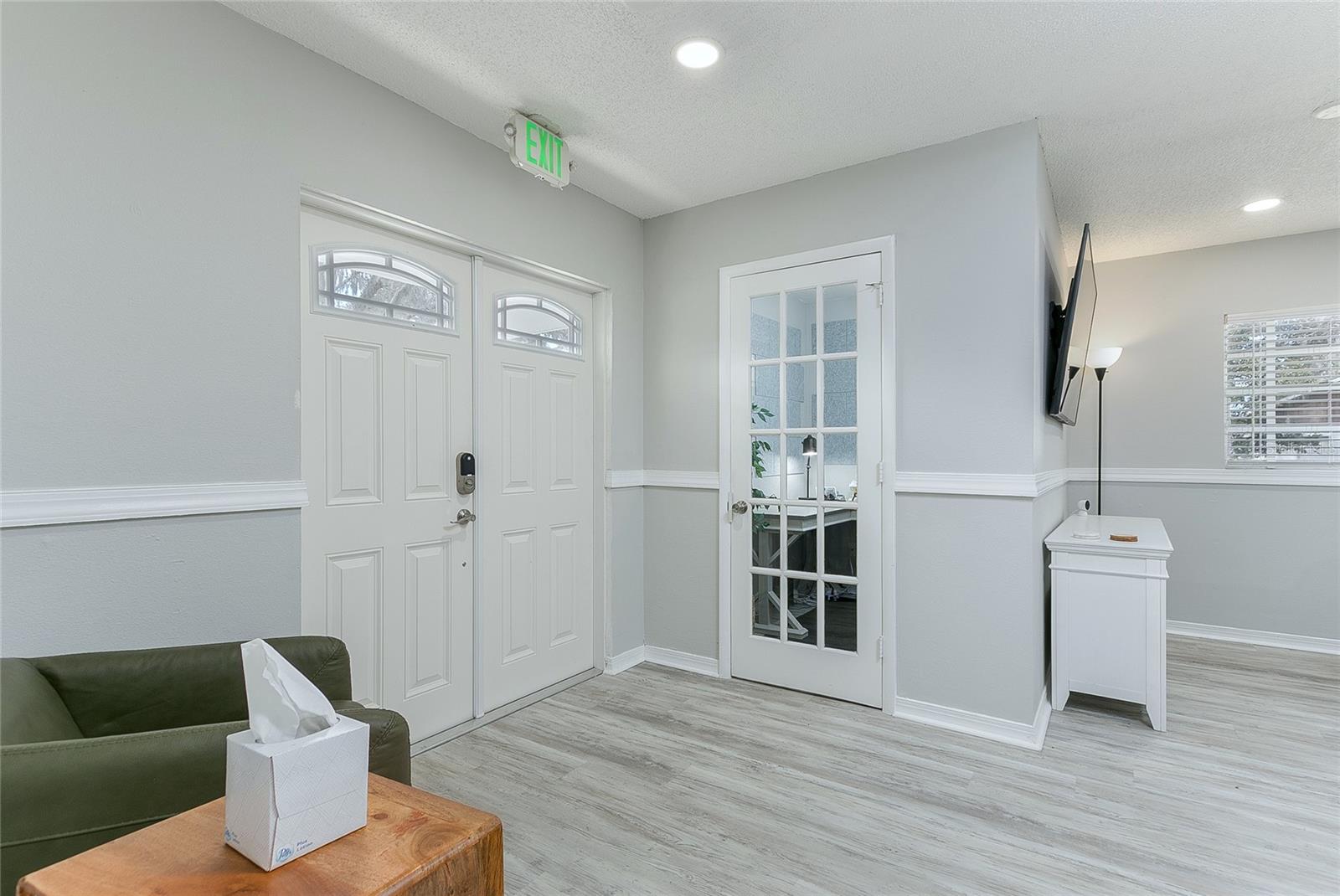 Image 7 of 20 For 621 Locust Avenue