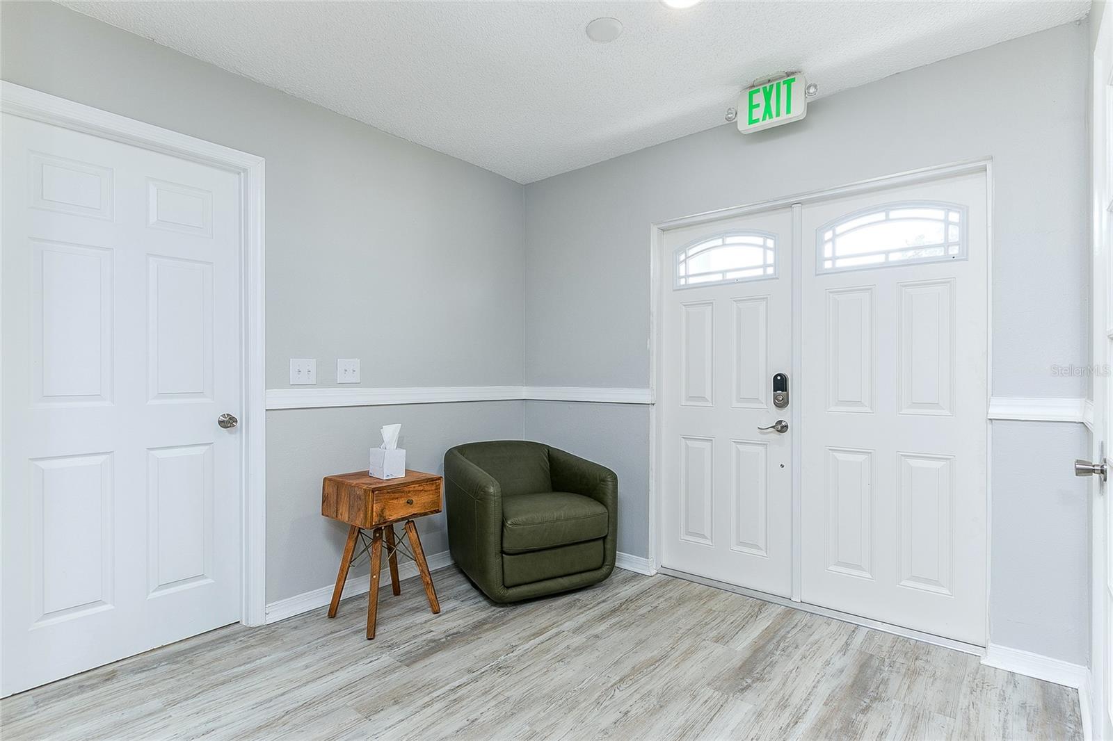 Image 8 of 20 For 621 Locust Avenue