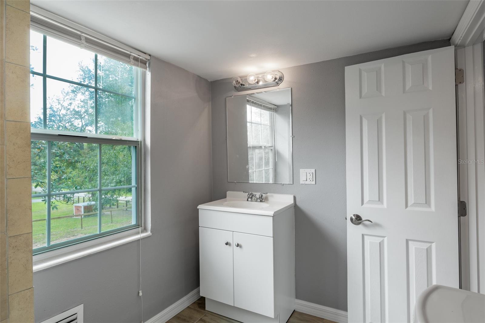 Image 17 of 26 For 31444 Orange Street