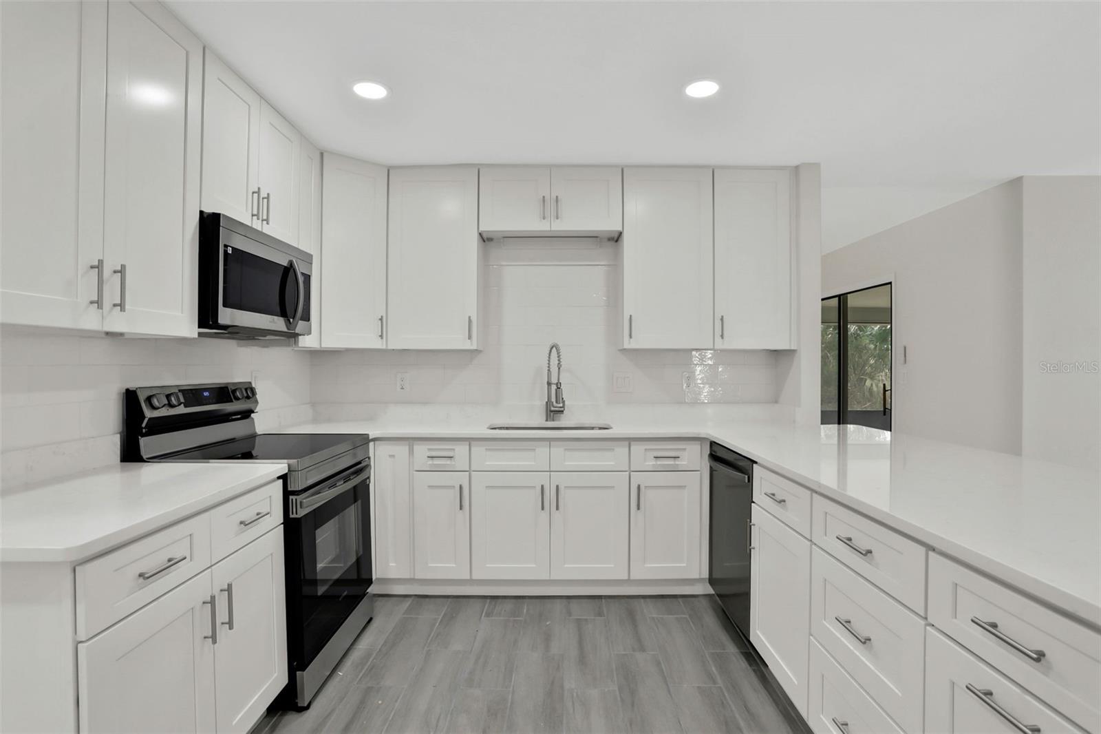 Image 12 of 44 For 792 Gilda Drive