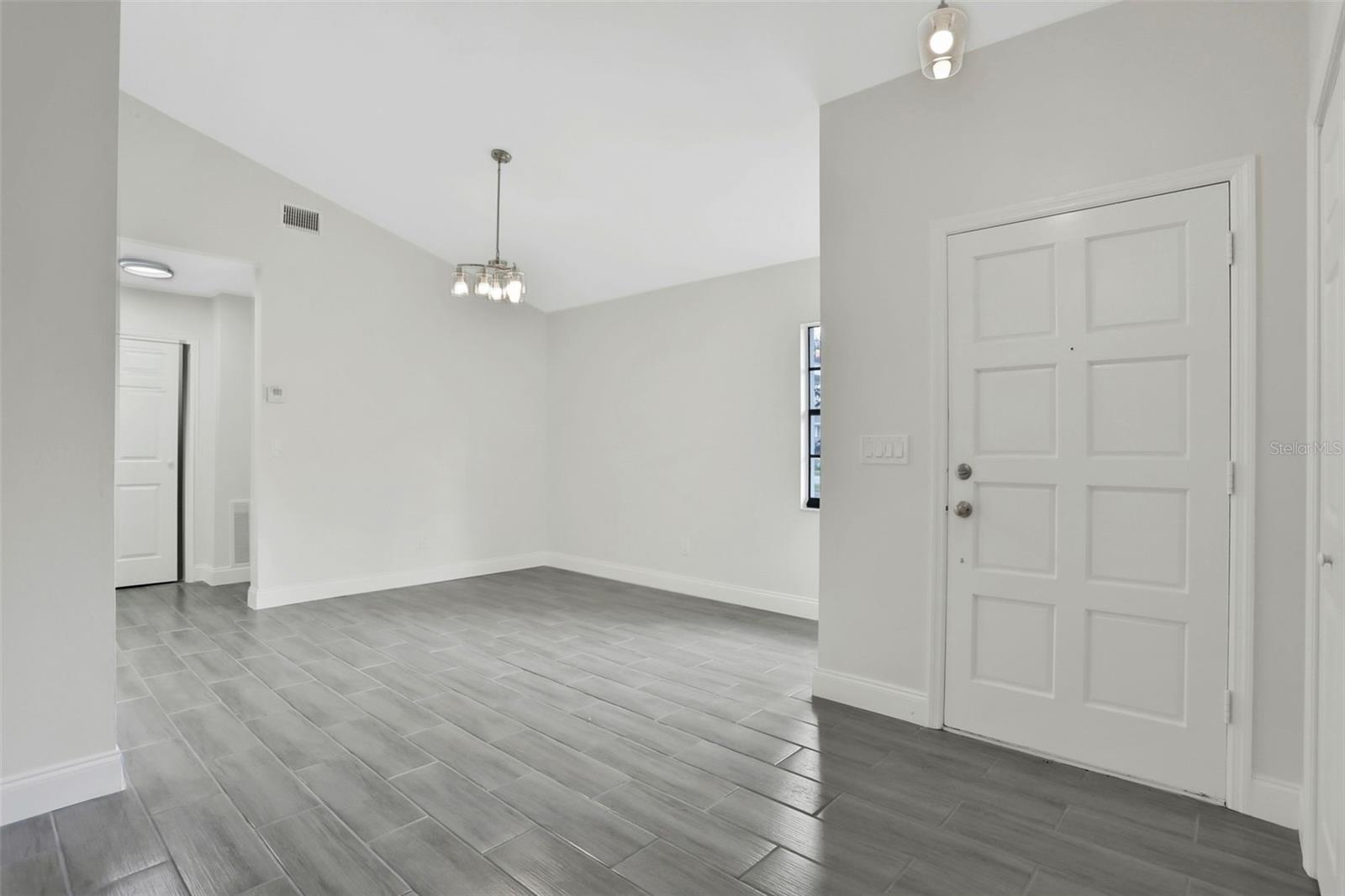 Image 7 of 44 For 792 Gilda Drive