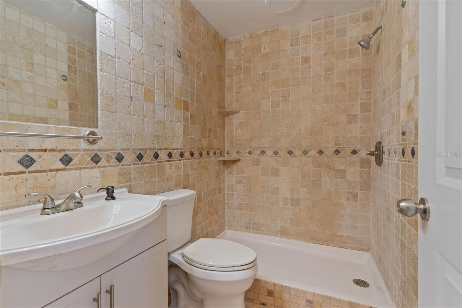 Image 13 of 15 For 2402 Greenwood Street