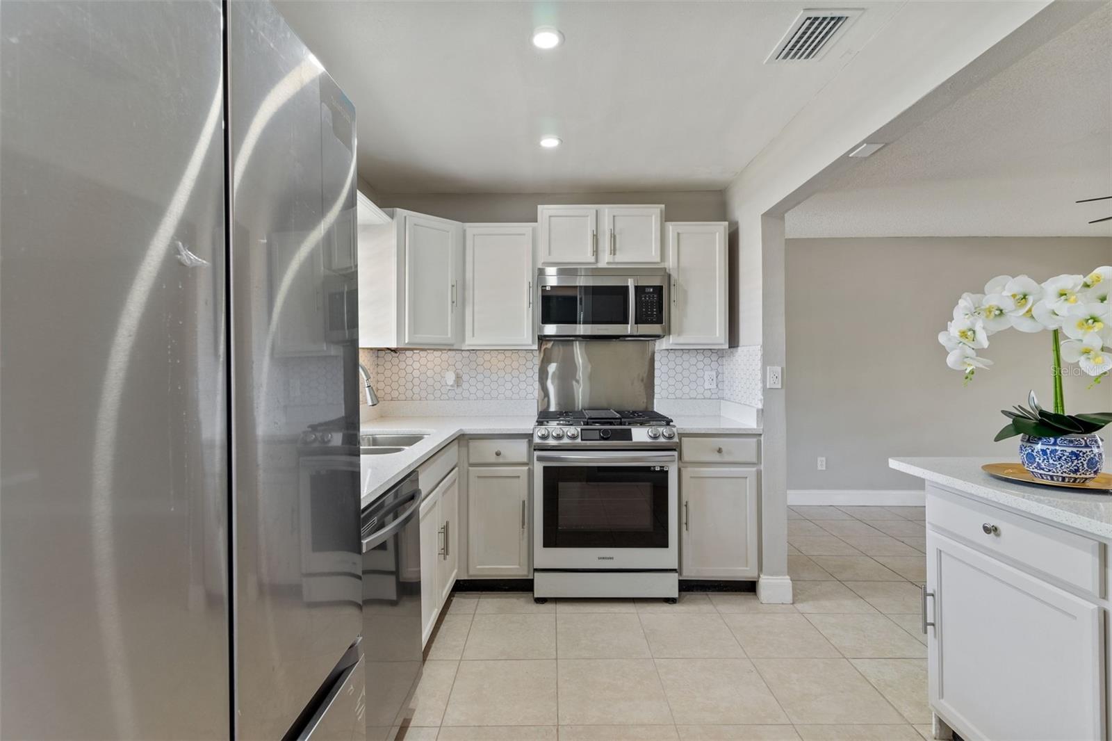 Image 3 of 15 For 2402 Greenwood Street