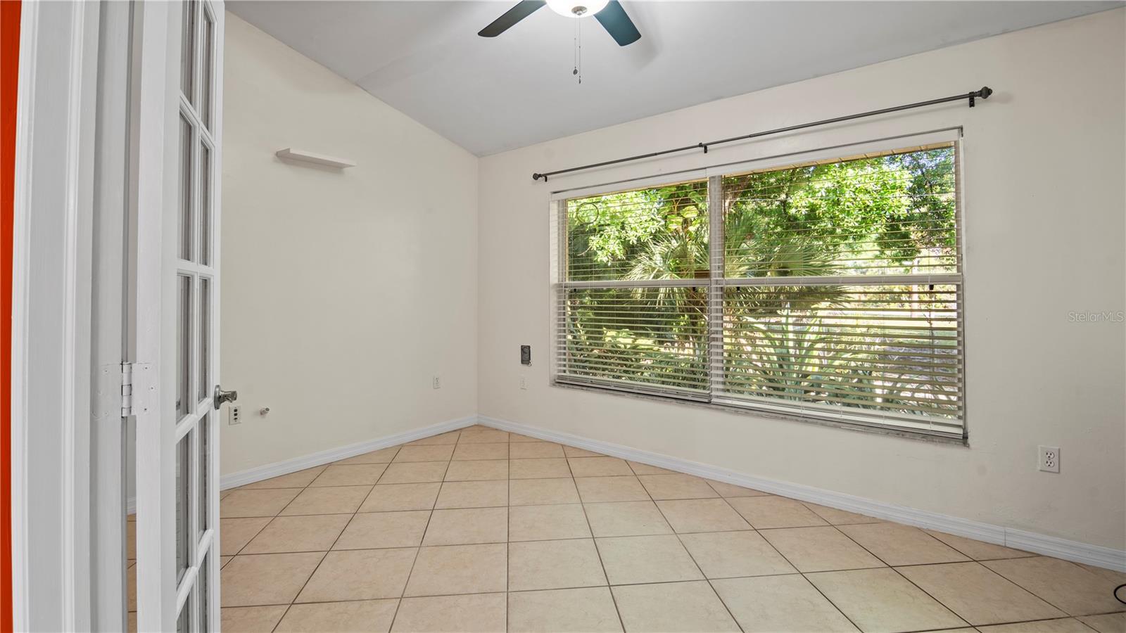 Image 11 of 33 For 621 Edison Avenue