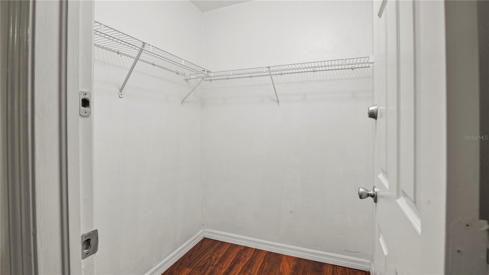 Image 15 of 33 For 621 Edison Avenue