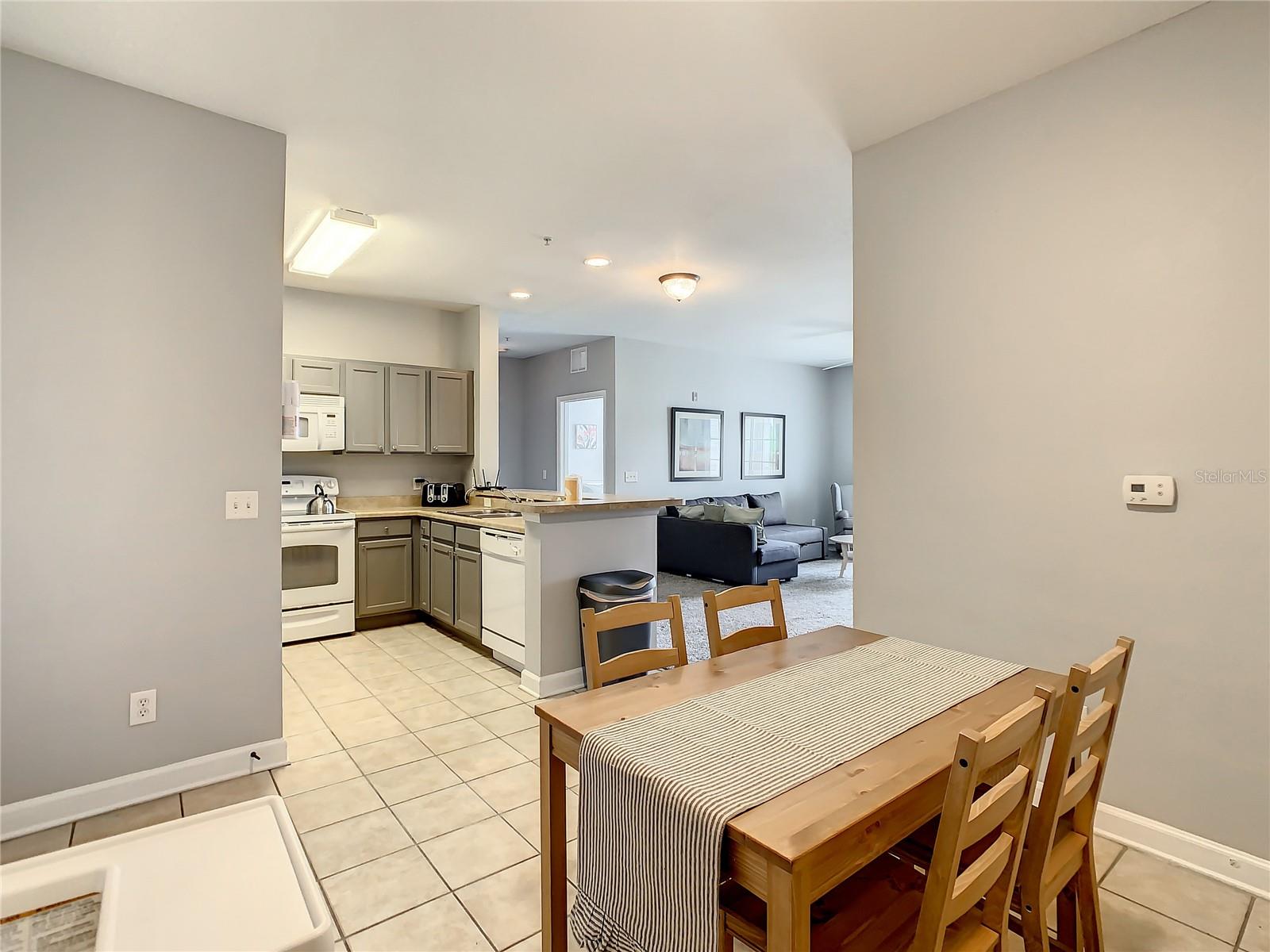 Image 3 of 18 For 3175 Feltrim Place 304