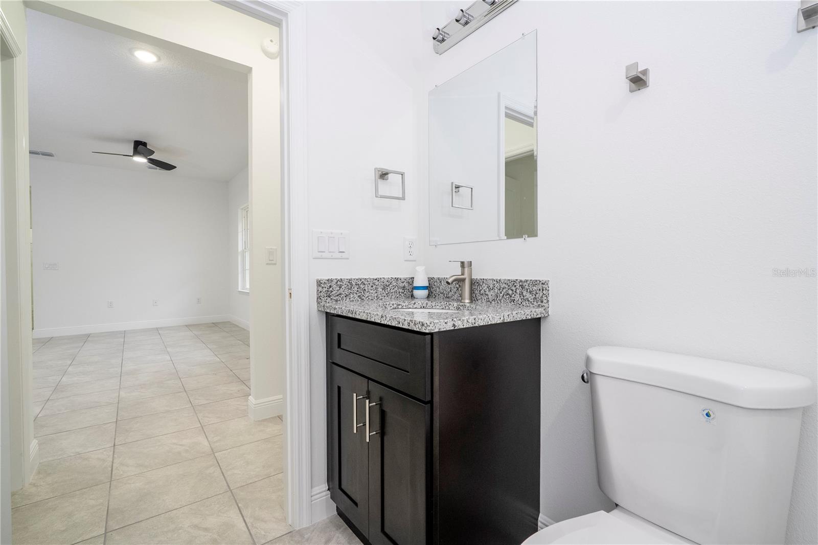 Listing photo id 21 for 3812 Eunice Drive