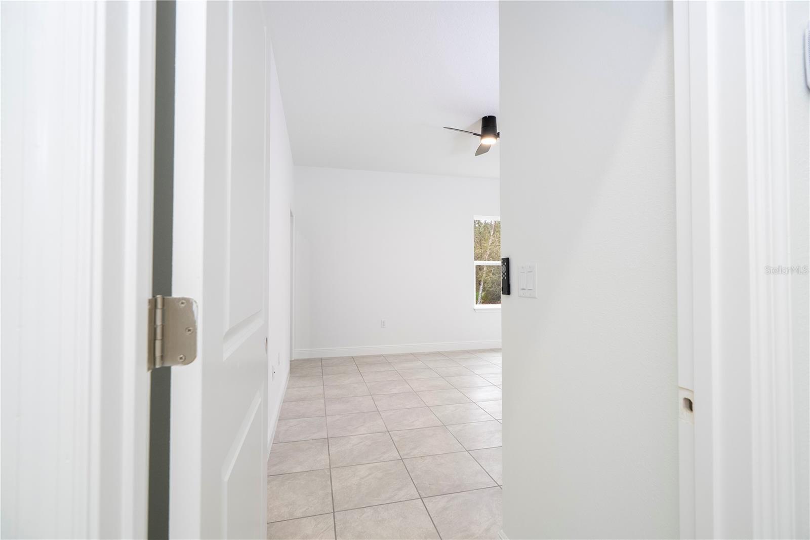 Listing photo id 38 for 3812 Eunice Drive