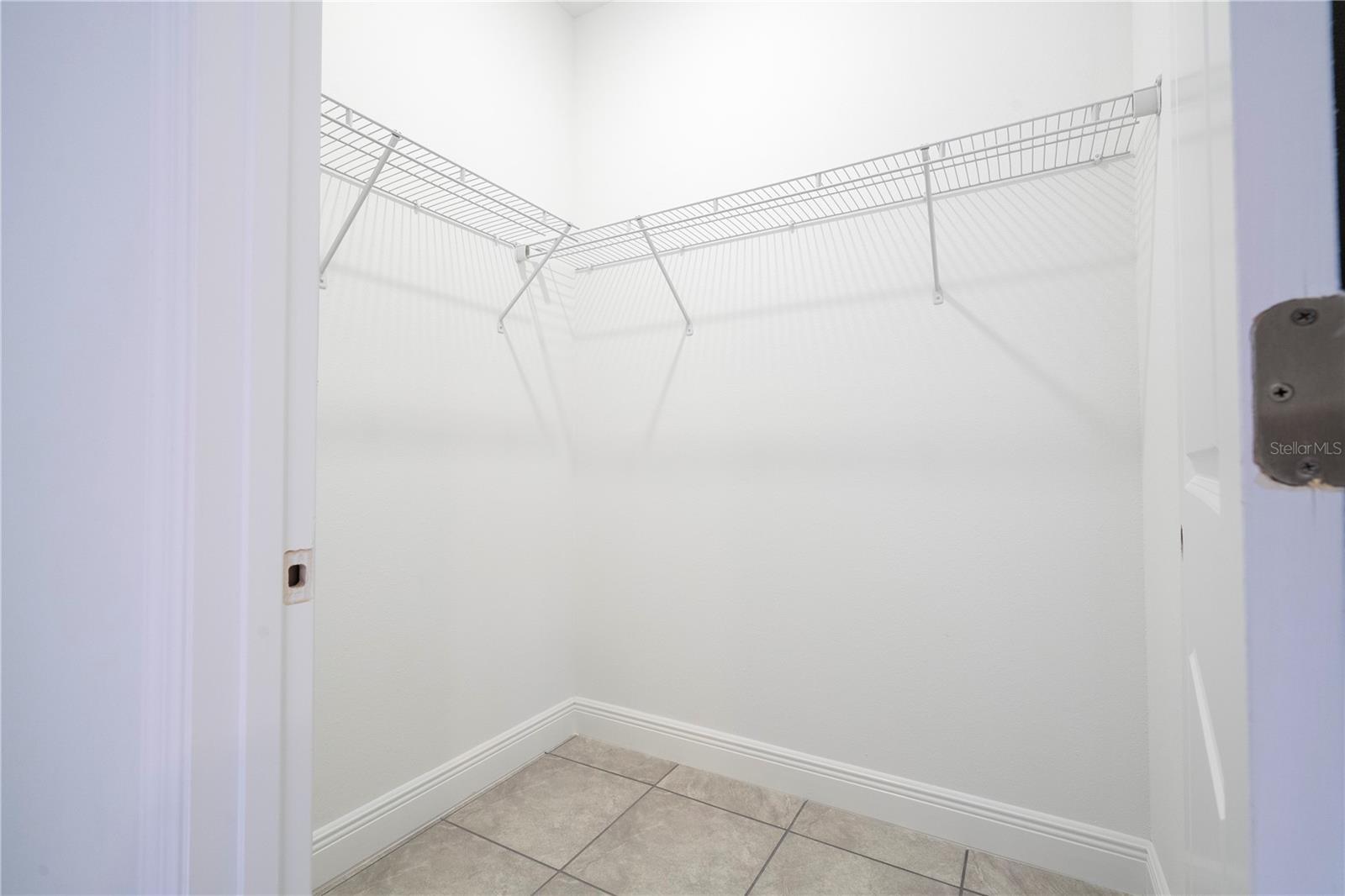 Listing photo id 40 for 3812 Eunice Drive