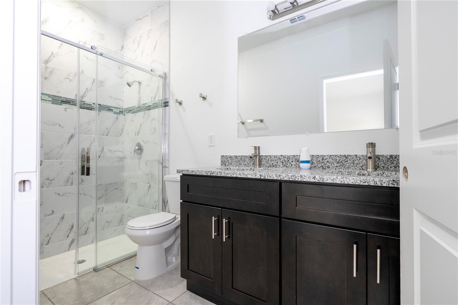 Listing photo id 43 for 3812 Eunice Drive