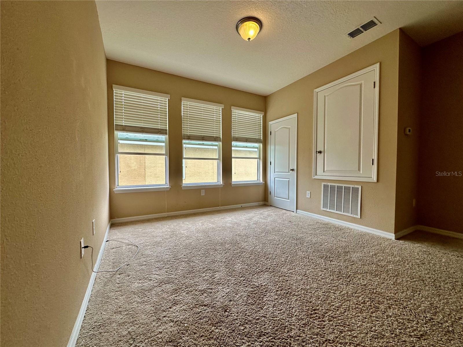 Image 10 of 23 For 1610 Mohegan Boulevard